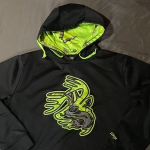 Legendary whitetail black & green hoodie. Size Large. Excellent user condition!